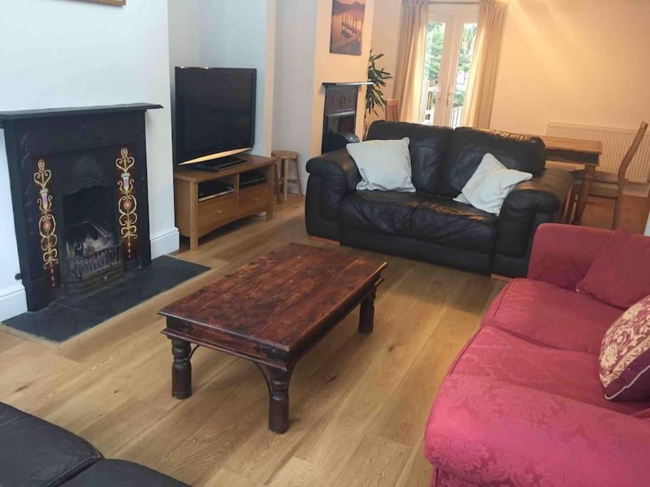 Spacious 5 Large Bedroom Victorian House - Beach 2 Miles 풀 외부 사진